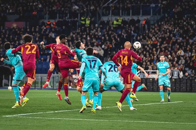 AS Roma vs Bologna - Ngày buồn của Lorenzo Pellegrini